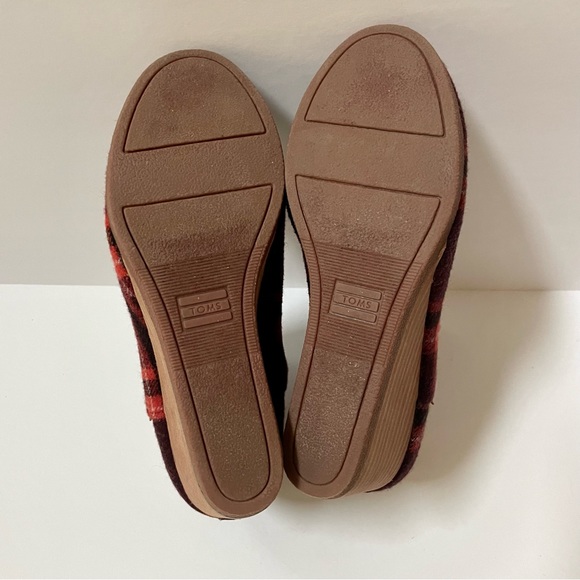 Toms Kelsey Barn Red Plaid Wedge Booties Size 7 - Picture 10 of 15